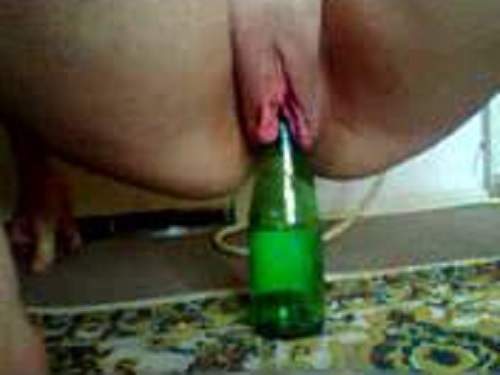Large labia sexy bbw skips on bottle picture
